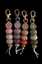 Load image into Gallery viewer, Daisy Garden Keyrings