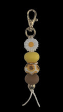 Load image into Gallery viewer, White Daisy Keyrings