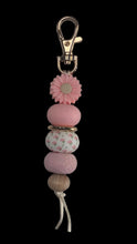 Load image into Gallery viewer, Daisy Garden Keyrings