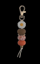 Load image into Gallery viewer, White Daisy Keyrings