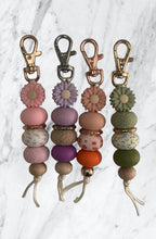 Load image into Gallery viewer, Daisy Garden Keyrings