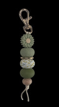 Load image into Gallery viewer, Daisy Garden Keyrings