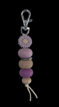 Load image into Gallery viewer, Daisy Garden Keyrings